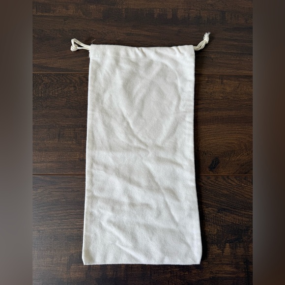 8.25x15.75” Bottega Veneta Felt Dust bag - Picture 2 of 2